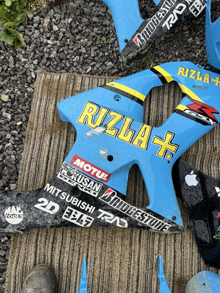 Carenados 01-02 GSXR1000 Foto 3 de 4