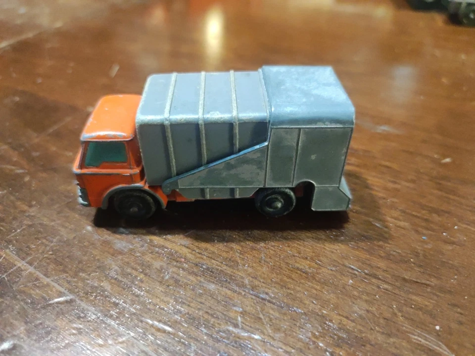 Modellino Camion Serie Matchbox Lesney N° 7  Camion dei rifiuti Inghilterra 1:85 - Immagine 4 di 4