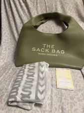 AUTH NWT MARC JACOBS The LARGE Sack Pebbled Leather In Reed Color