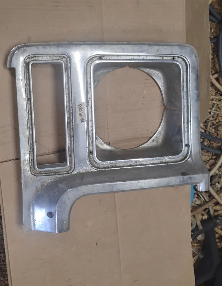 OEM 1979 Chevy GMC camioneta Faro Bisel Borde Cuadrado C10 K5 Blazer Original Foto 3 de 4