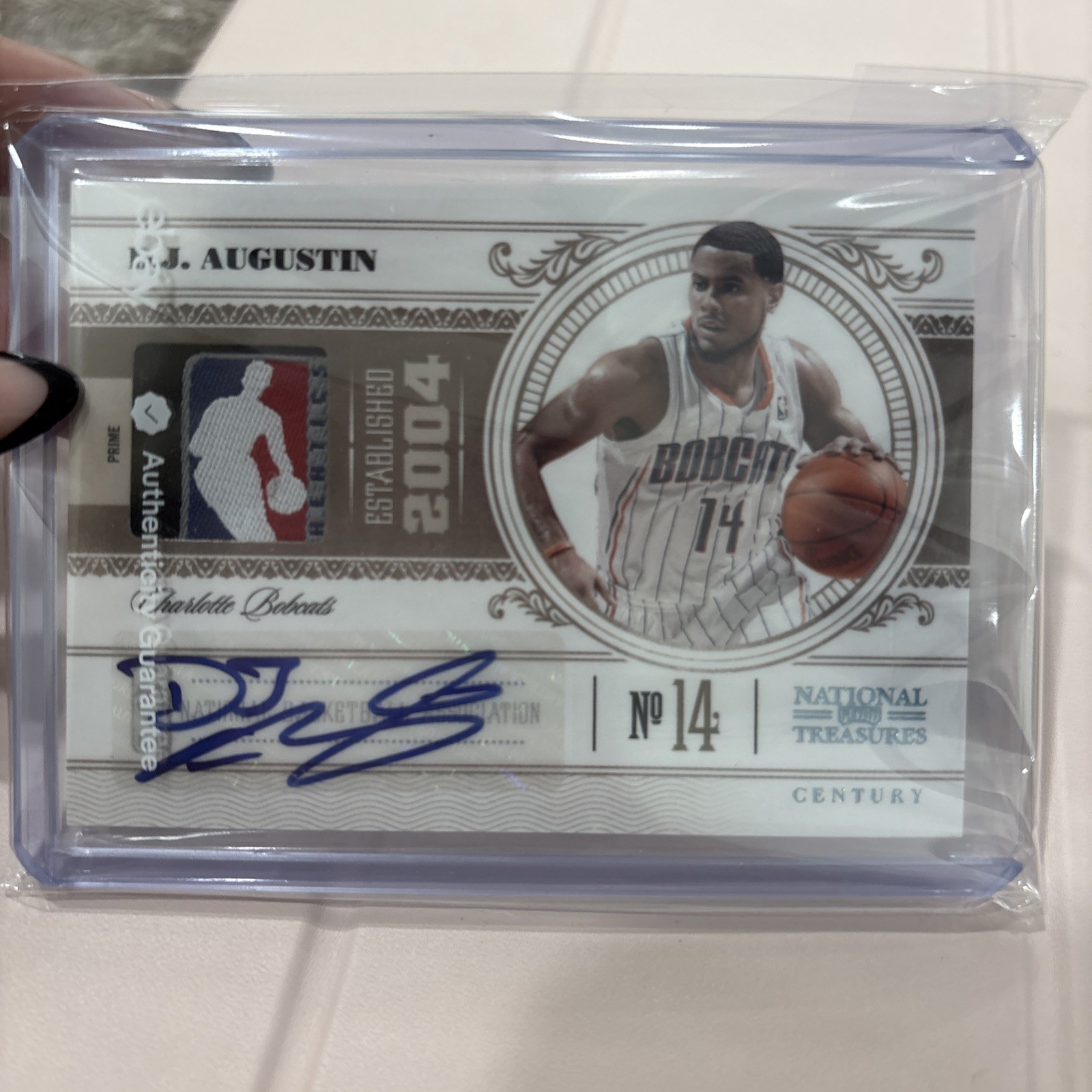 D.J. AUGUSTIN 2010-11 National Treasures LOGOMAN TAG PATCH AUTO #1/1 ...