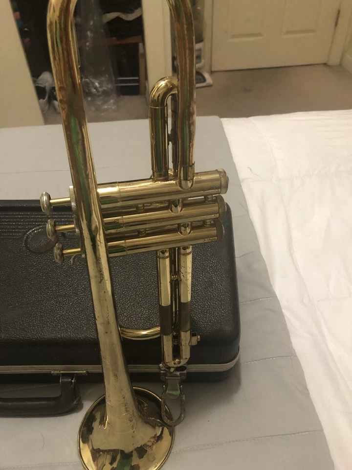 Vintage Bundy/Selmer Trumpet w/ Original Case - Image 3 of 4