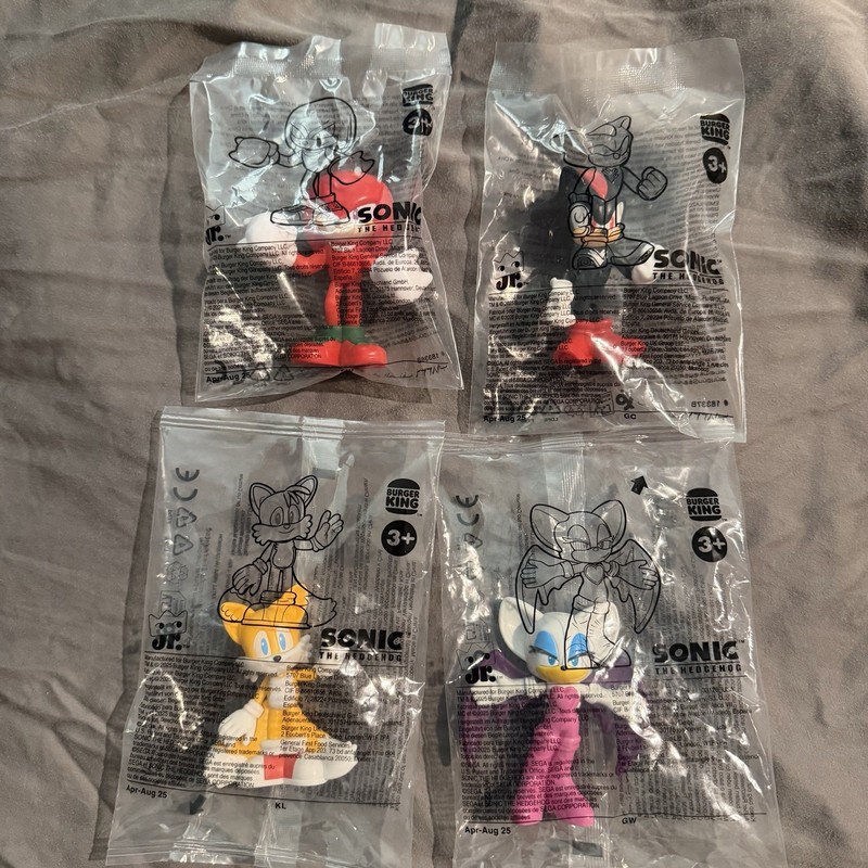 Burger King Sonic Kids Meal Toy Lot of 4, 2025 Knuckles Shadow Tails Rouge ￼