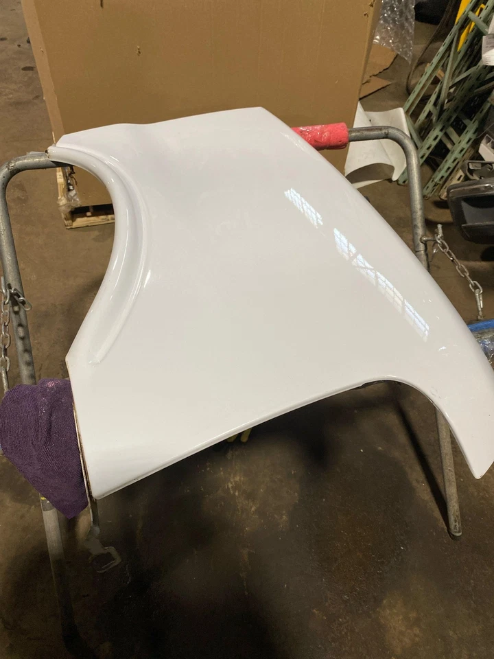 03-24 Guardabarros derecho Chevy Express 2500 Foto 3 de 3