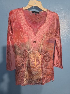 B.L.E.U Ladies Size M V Neck 3/4 Sleeve Top