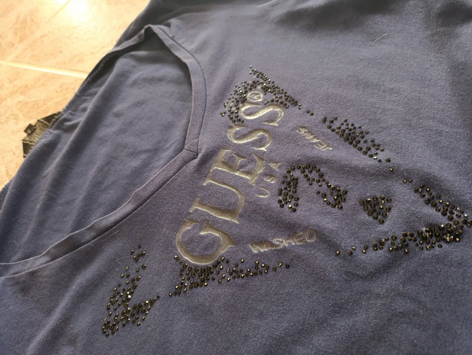 (A) Tshirt Guess bleu marine taille XL 42 strass col v Vintage ancien modèle - Photo 2/4