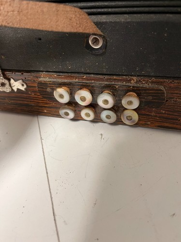 Vintage Ideal Accordion - Working, Basic Tested, Needs Tuning Antique Instrument - Picture 5 of 18