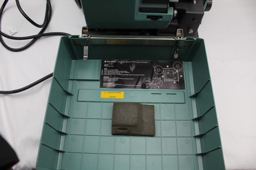 Bell and Howell 1592 B movie and sound projector 16mm - Picture 16 of 19
