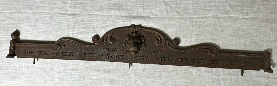 Placa antiga de casas de galho de ferro fundido do final do século XIX com cabeça de leão NYC BK - 44" - Imagem 2 de 4