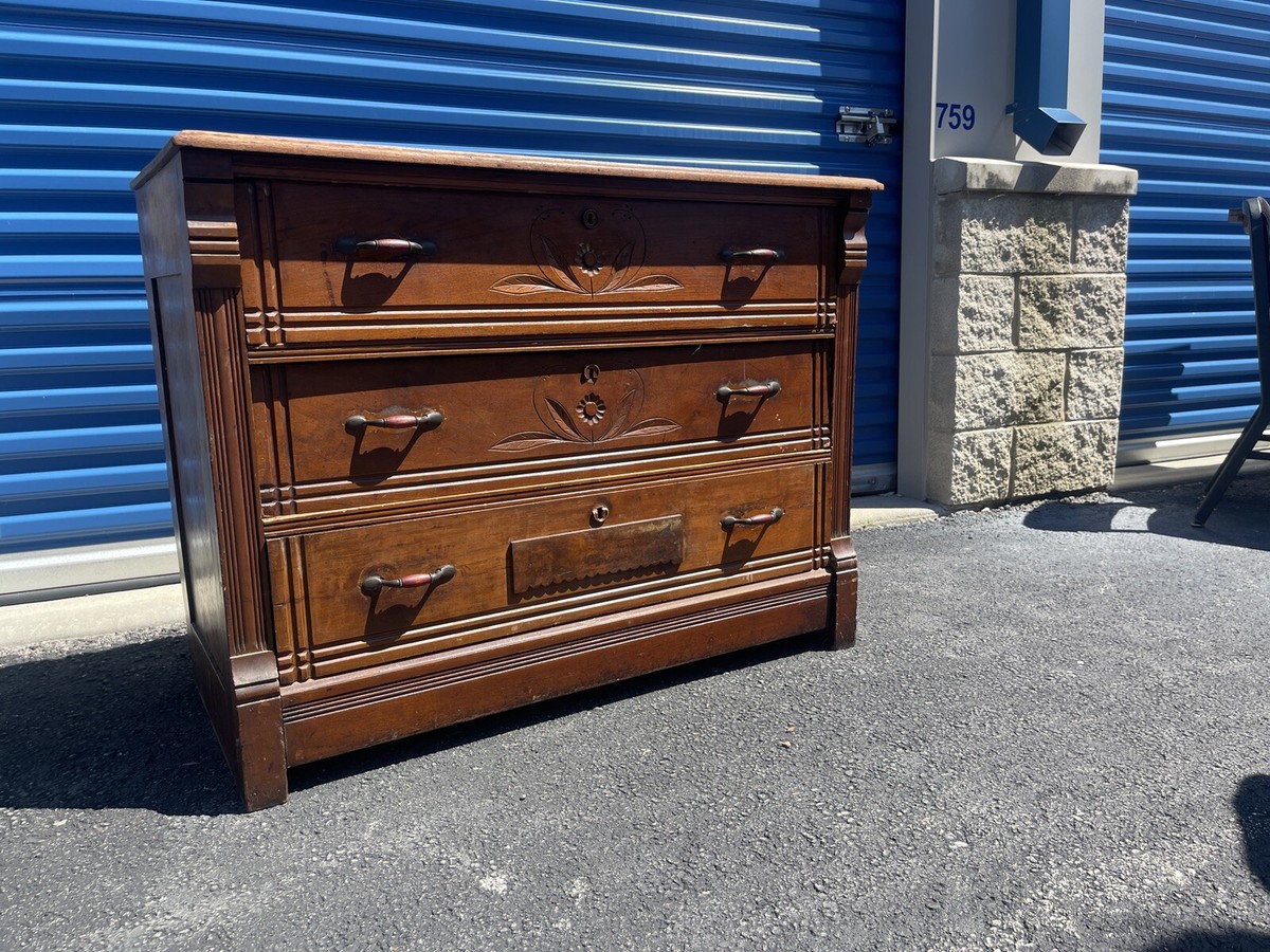 Vintage chest of drawers dove tail 3 carved flower Eastlake 41”x19
