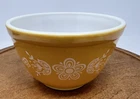 Vintage PYREX "Butterfly Gold" Mixing Bowl Yellow w/White Flowers 401 - 1.5 pt