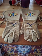 Beautiful Vintage Native Gloves Women's