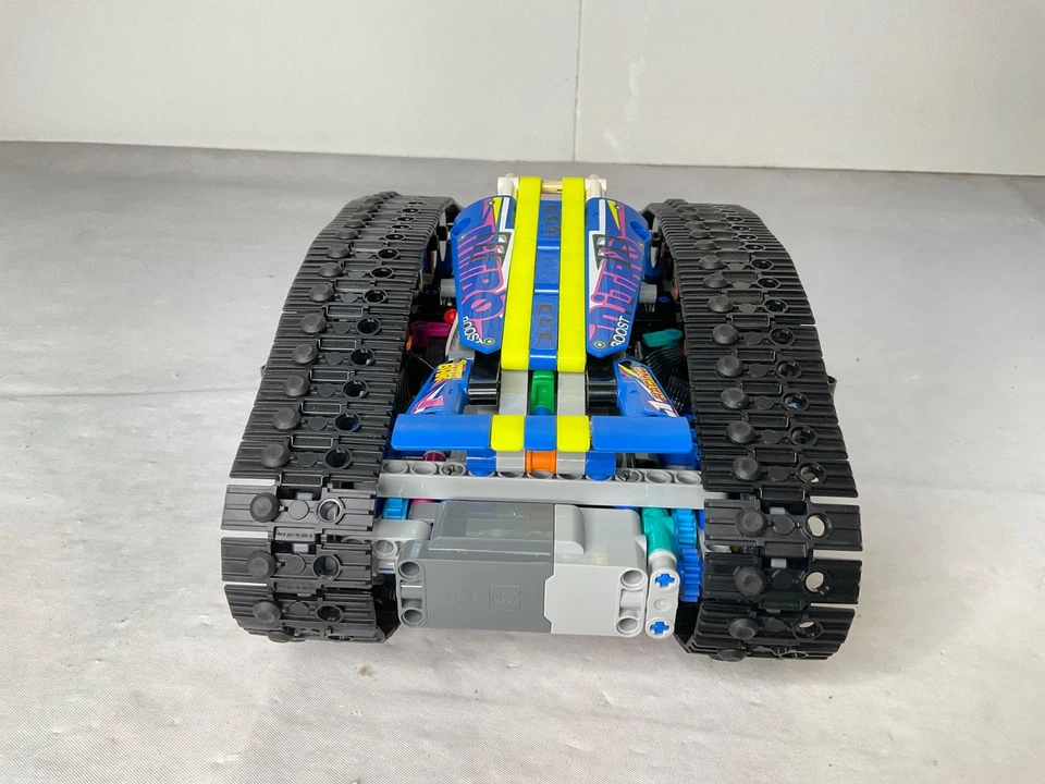 LEGO TECHNIC: App-Controlled Transformation Vehicle (42140) - Image 2 of 4