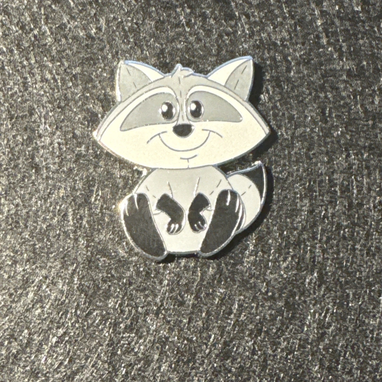 Pixie Plush Mystery Box Pin - Meeko the Raccoon - Pocahontas - Disney #165674