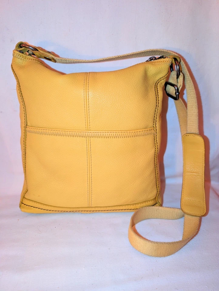 Bolso de Mano Bandolera The Sak Lucia Iris Cuero Amarillo Excelente Estado Cartera Foto 2 de 4
