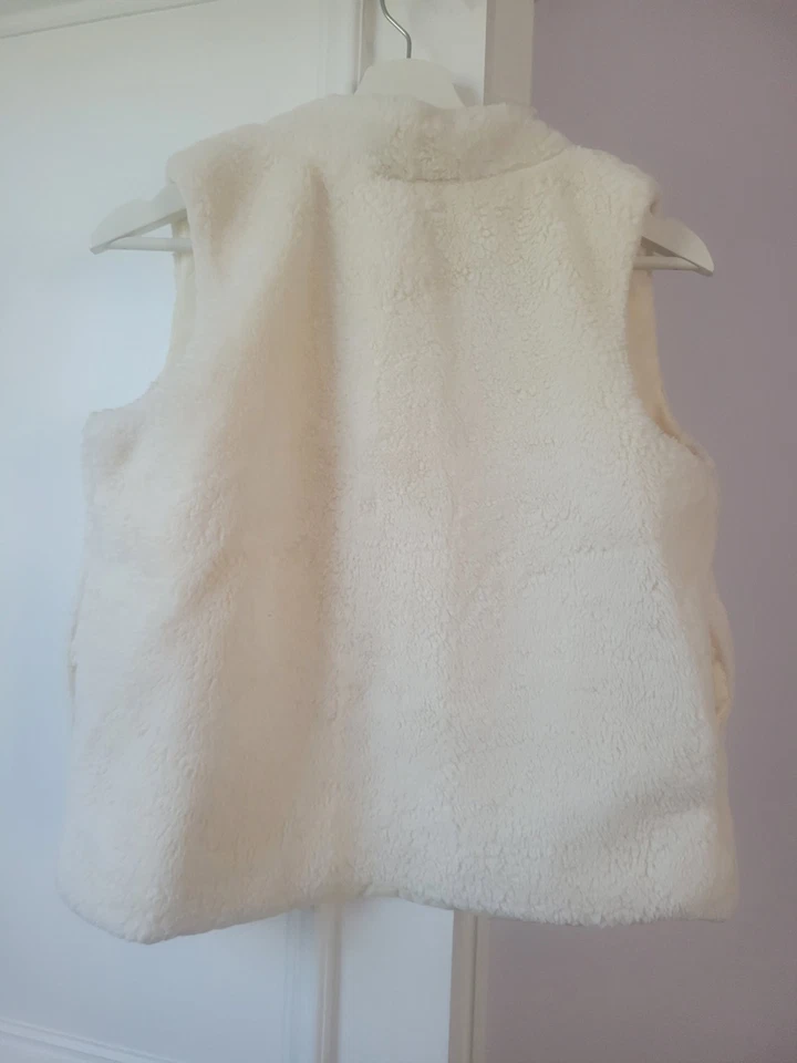 Crazy 8 NWT Ivory Faux Fur Coat S 5-6Y Jacket Christmas Vest Cover-up Holiday - Image 2 of 2