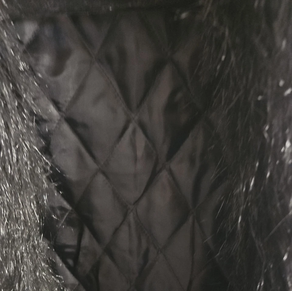 Sz L Vintage women's Patchwork leather Black Jacket With Faux Fur Trim   - Image 4 of 4