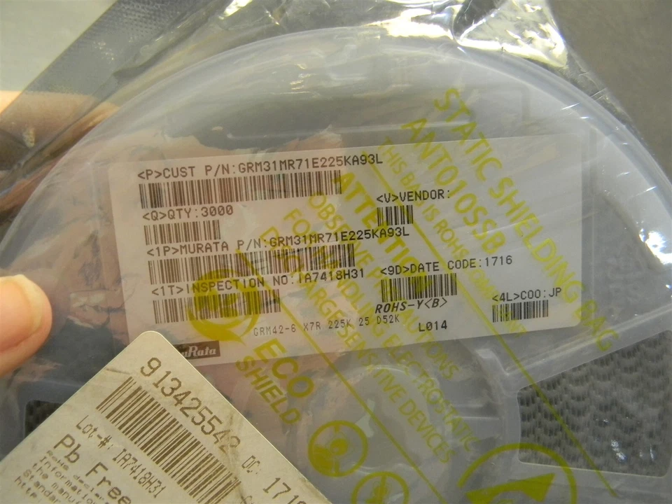 Carretes condensadores cerámicos Murata Electronics GRM31MR71E225KA93L de 6000 Foto 3 de 4