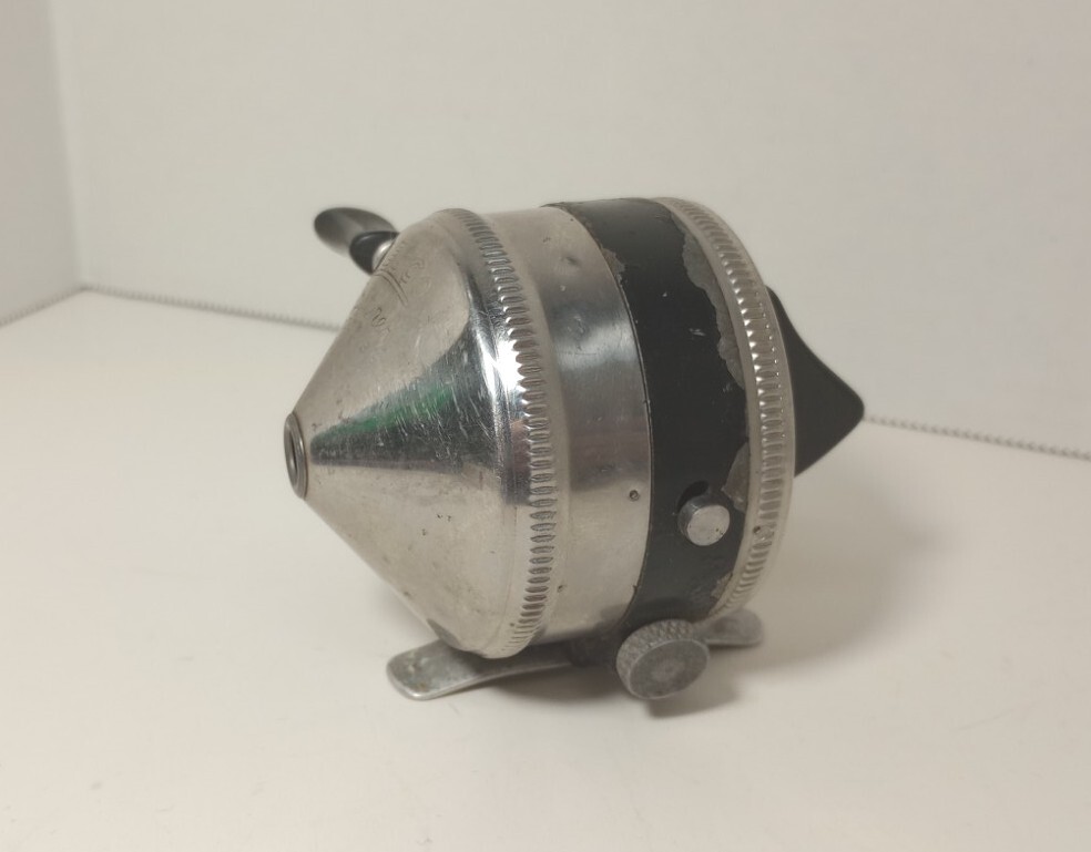 Zebco Spinner Model 33 Vintage Large Single Rivet Metal Foot