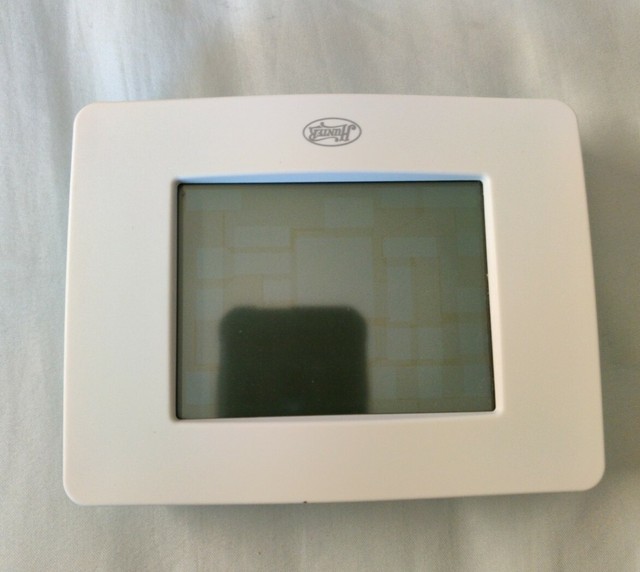 Hunter Model 44860 Universal Thermostat Easy Saver Programmable