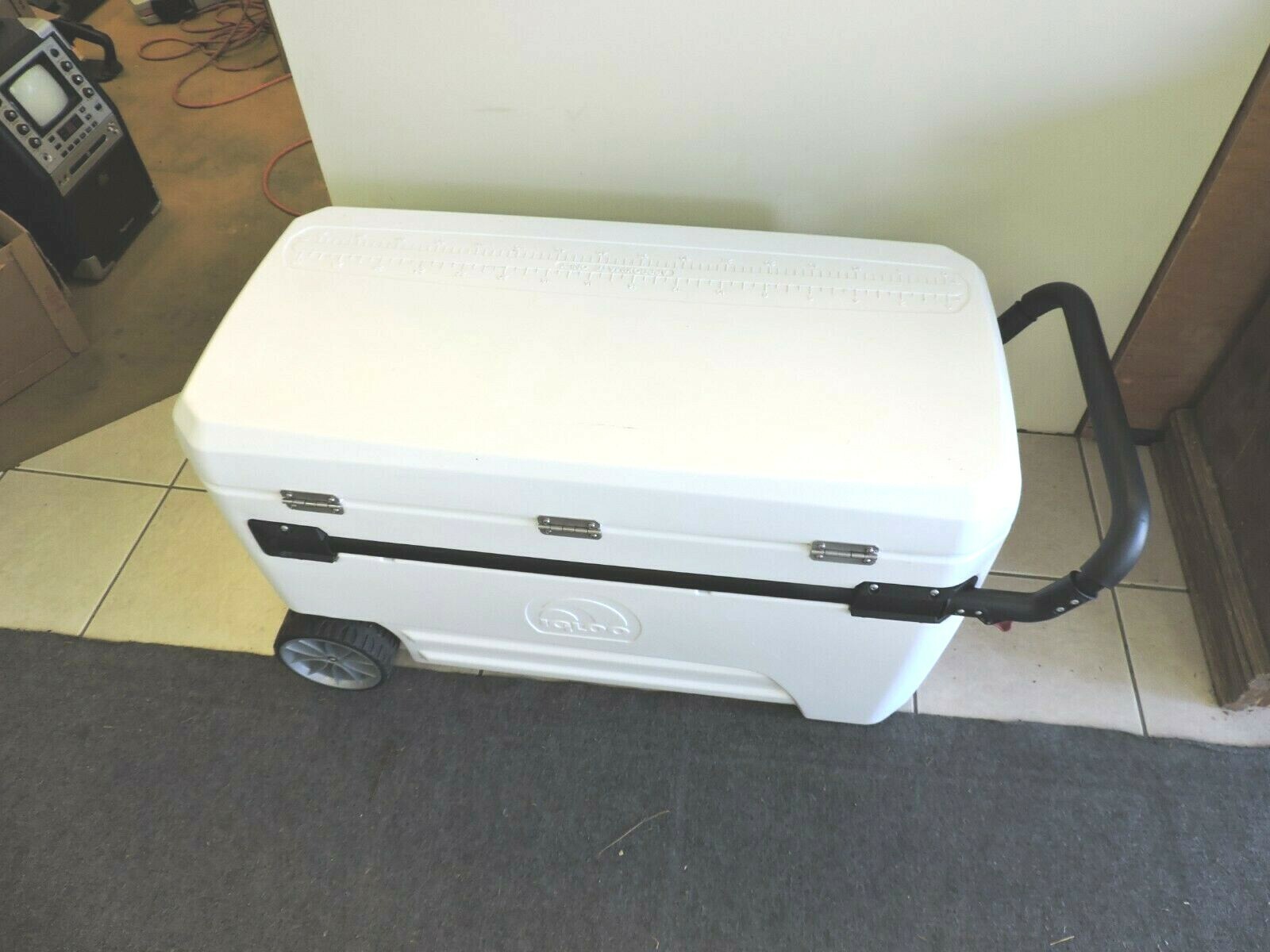 110 quart igloo cooler