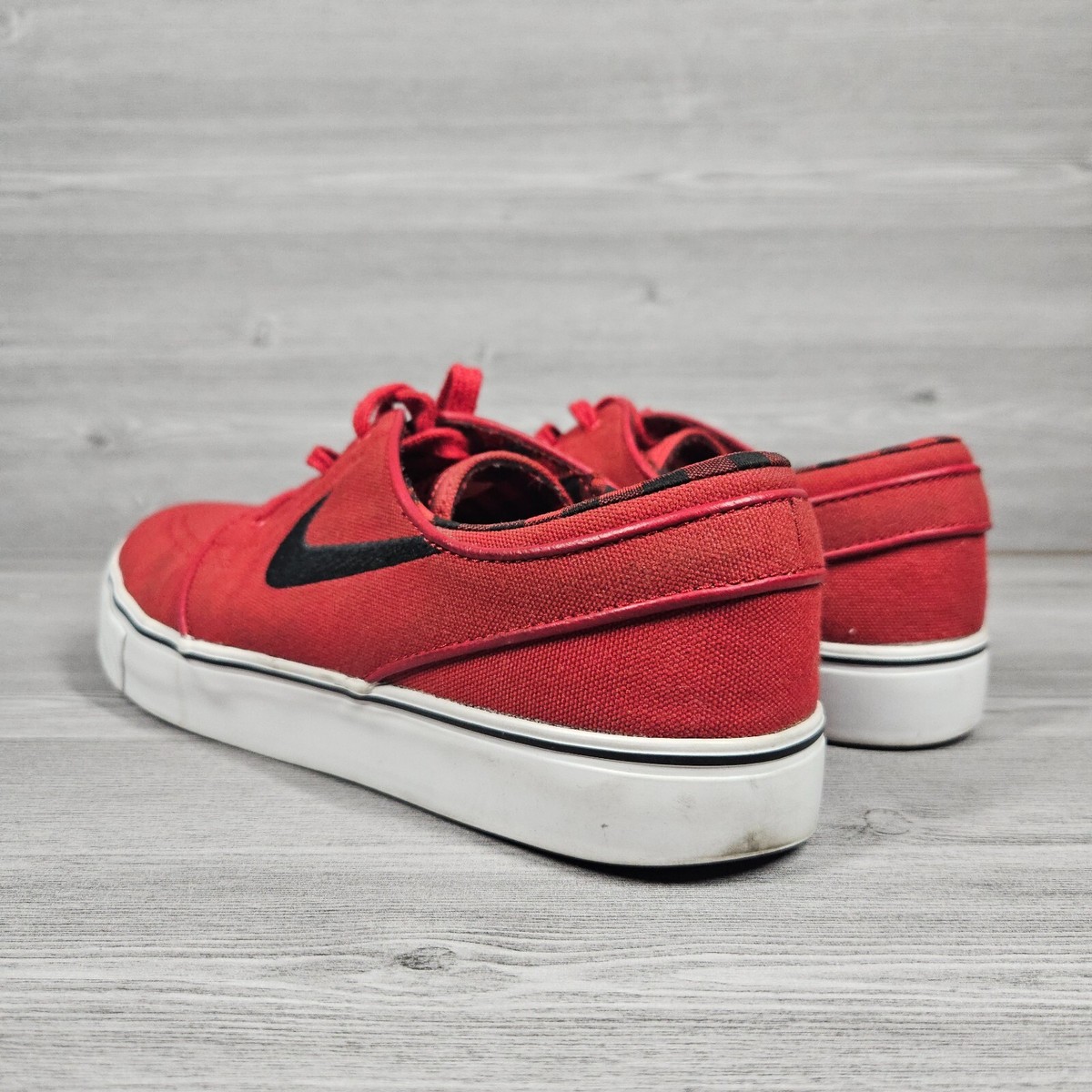 Nike SB Zoom Stefan Janoski Size 8.5 US Red Plaid Canvas