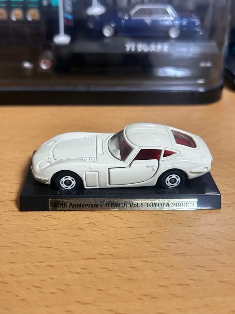 Tomica Toyota 2000GT mini car