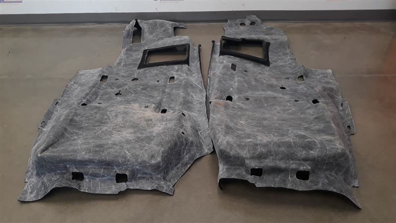 Maserati GranTurismo 2015-2015 RIGHT Carpet P/N 068380400