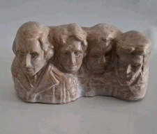 Miniature Replica Mount Rushmore S. Dakota Diorama U.S. Landmark Scenery Models