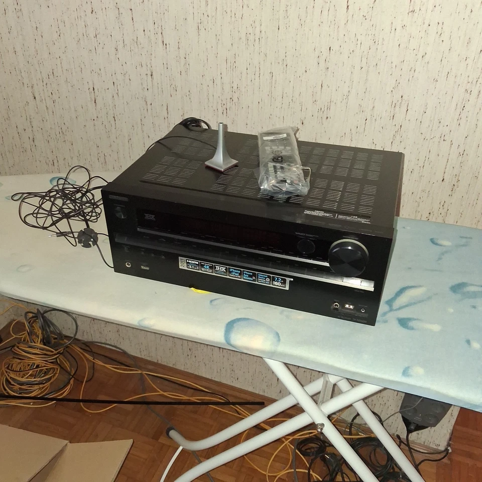 Onkyo TX-NR646 7.2  AV-Receiver  Atmos 4K Ultra HD ,8x HDMI-In, 2x HDMI-Out - Bild 2 von 3