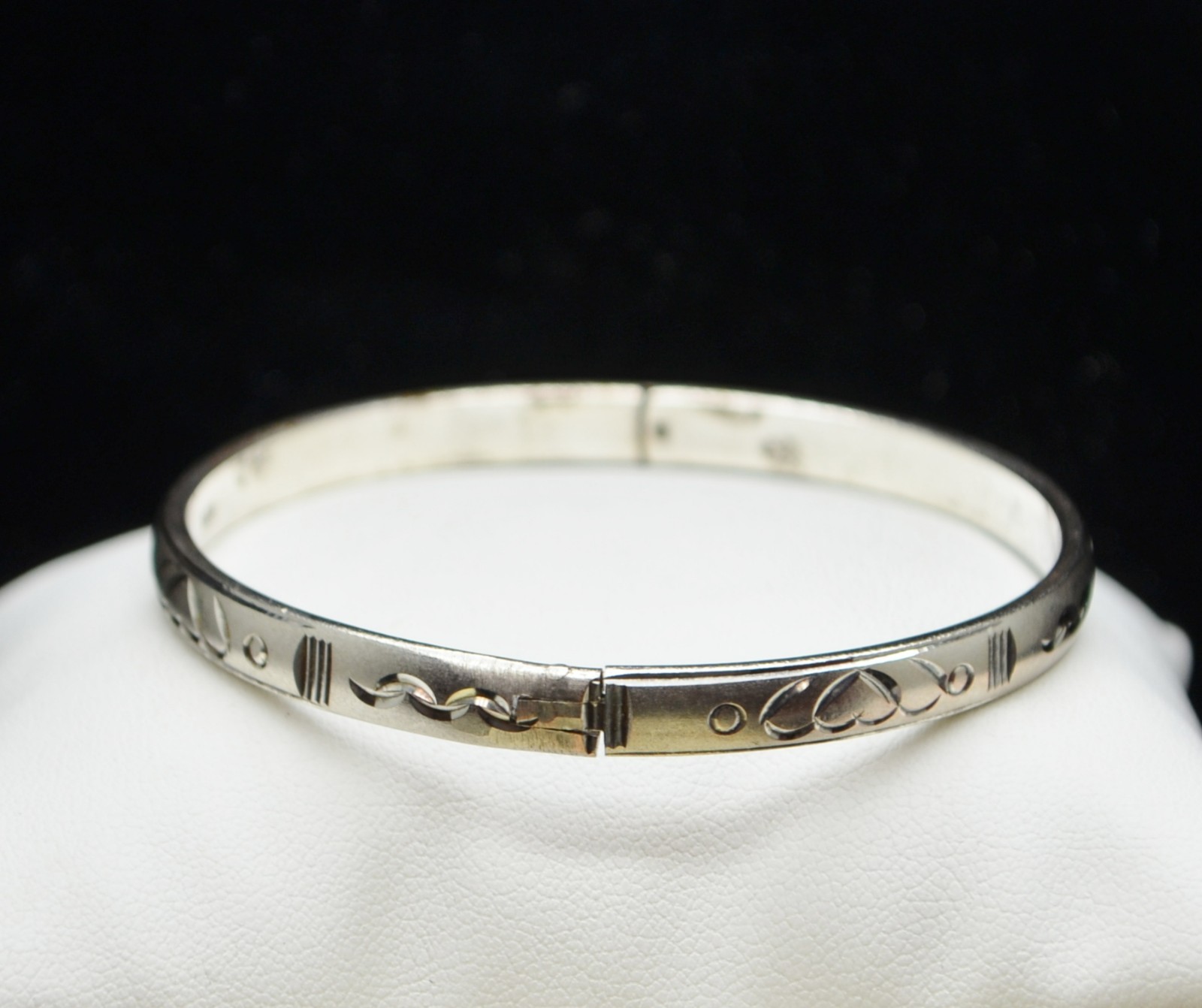 Sterling Silver Heart Patterns Bangle Bracelet 7.… - image 2