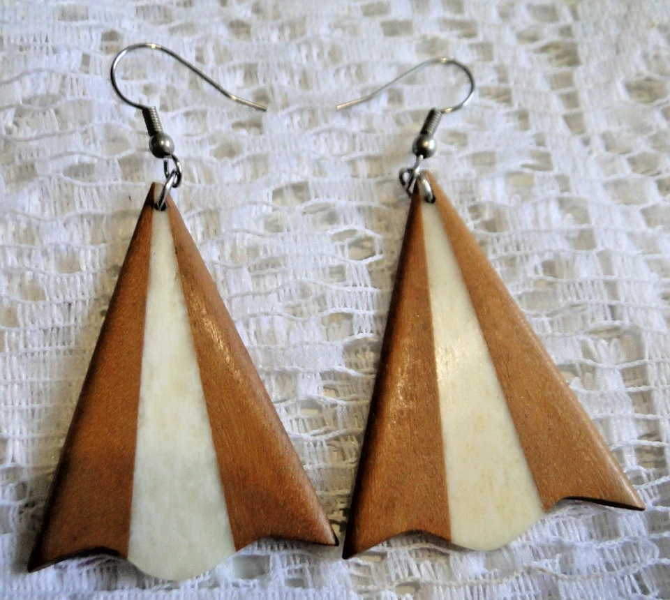 Boucles d' oreilles percées triangulaires 2 bois rare bijou vintage créateur 70 - Photo 3/3