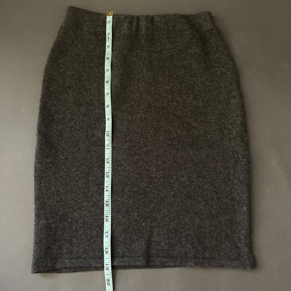 Donna Karan Bergdorf Goodman Soft Cashmere Skirt Dark Smoke Grey Size Small - Image 2 of 4