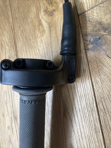 Domino Quick Action Throttle - Picture 2 of 5