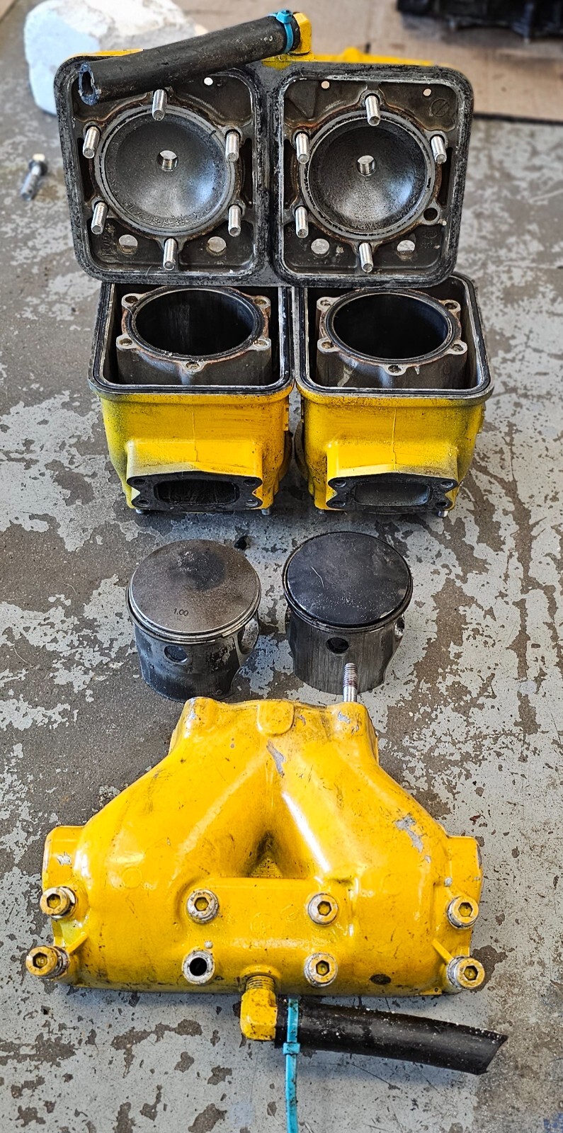 Sea Doo YELLOW 580 587 GT SP cylinder cylinders jug jugs barrel head 1.