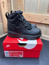 Nike Manoa 17 LTR (PS) Black Boots Size 8C