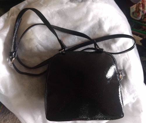 KENNETH COLE BLACK MINI CROSSBODY PURSE HANDBAG NWOT 2 COMPARTMENTS OPEN POCKET - Picture 3 of 5