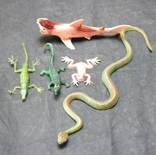 5 VTG. SOFT RUBBER NOVELTY DIME STORE TOYS TK SHARK, SNAKE, GATOR, FROG H.K.