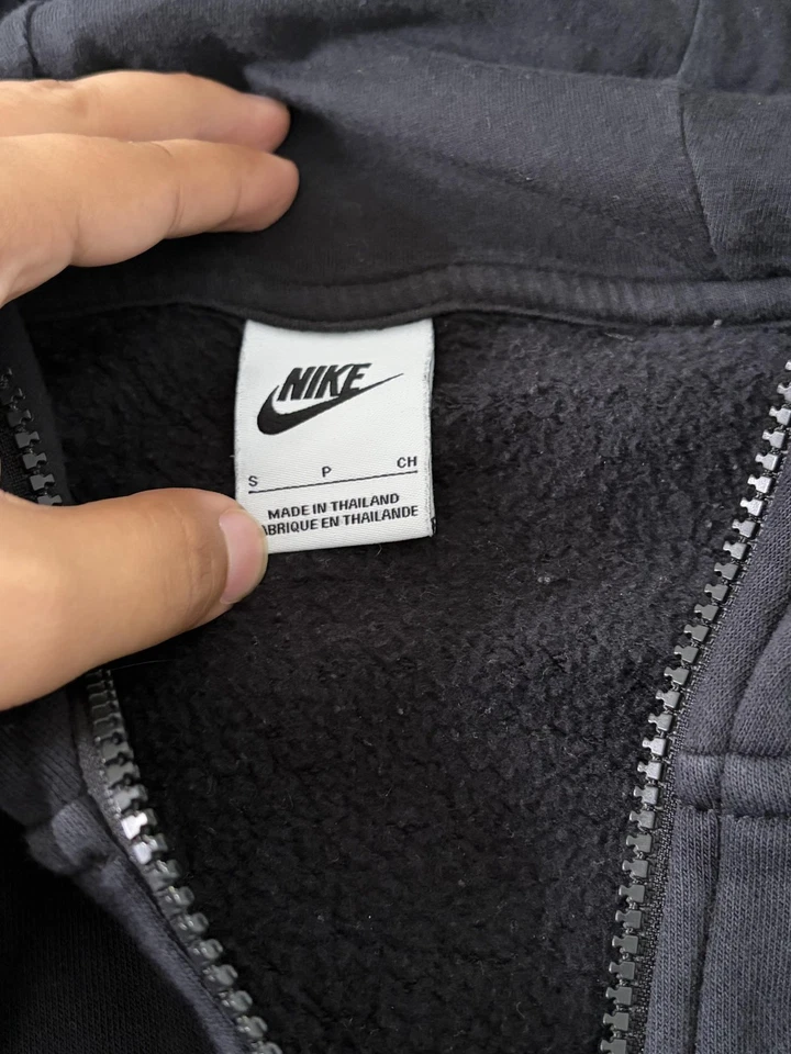 Sudadera con capucha Nike Sportswear Club polar para hombre pequeña negra cremallera completa Swoosh Foto 3 de 4