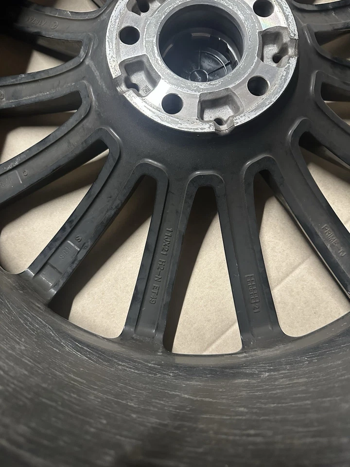 Llanta trasera original Mercedes GLE350 GLE450 21" pulgadas OEM 2020 2021 2022 2023 Foto 4 de 4