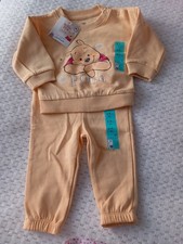 Baby Boys long sleeved Winnie The Pooh outfit In Size 6-9 Months BNWTS 