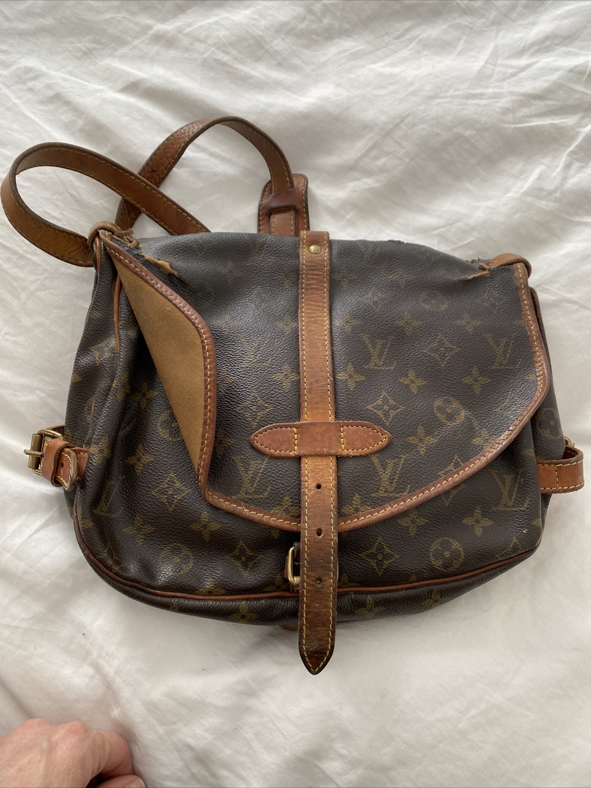 Louis Vuitton Saddle Bag For Refurbishing Authentic. READ DESCRIPTION