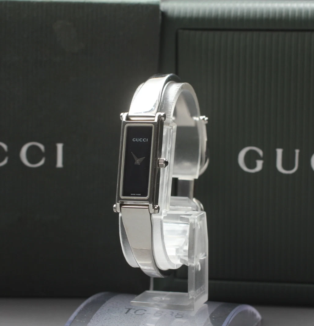[Presque comme neuve avec boîte] Montre femme Gucci 1500L argent noir 12 mm rectangle quartz