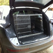 PET WORLD AUDI | Q5 08-17 Sloping Dog Pet Crate for Car Boot Easy Install