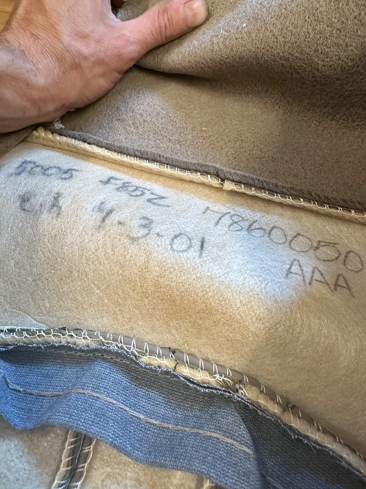 01 Ford Expedition Eddie Bauer XLT RH Cojín inferior Cuero Cubierta de asiento Tostado Foto 3 de 4