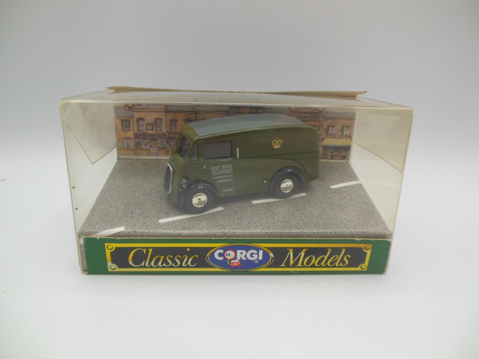 Corgi Classics D983/1 Morris J Van Post Office Telephones  1:43 Scale