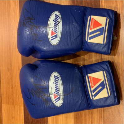 Winning Genuine] Boxing Gloves 8 oz. MS-200B Blue Signed & used by