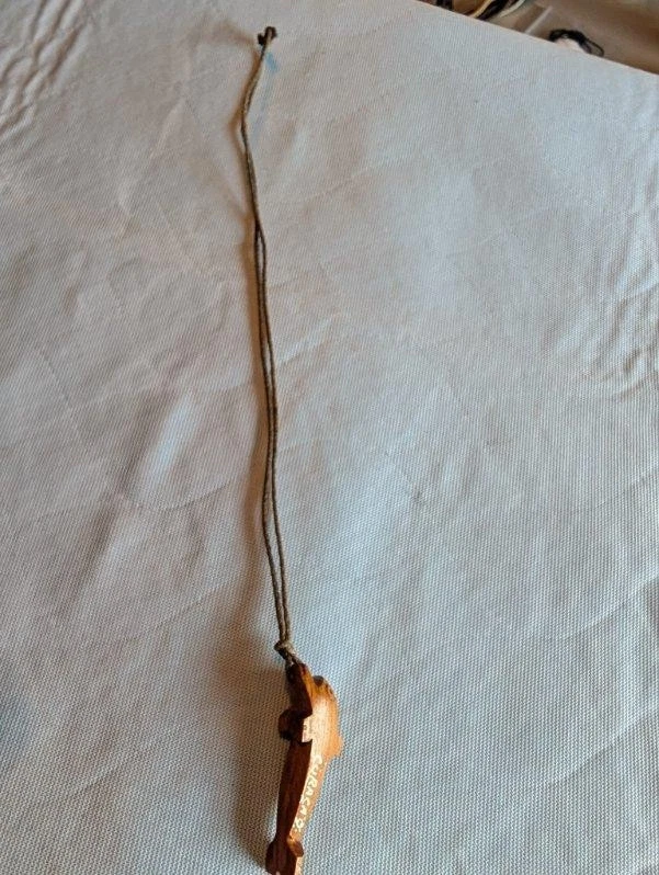 Collar de ballena - Colgante de ballena de madera tallado a mano - Joyería de madera de animales marinos Foto 3 de 3