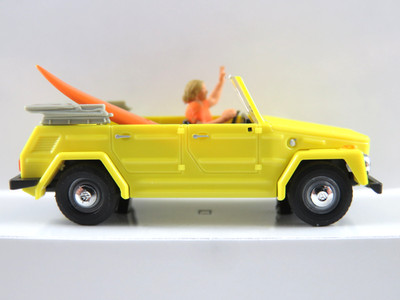 Busch 52721 VW 181 Kurierwagen (1970) mit Surfbrett und Fahrer 1:87/H0 NEU/OVP 