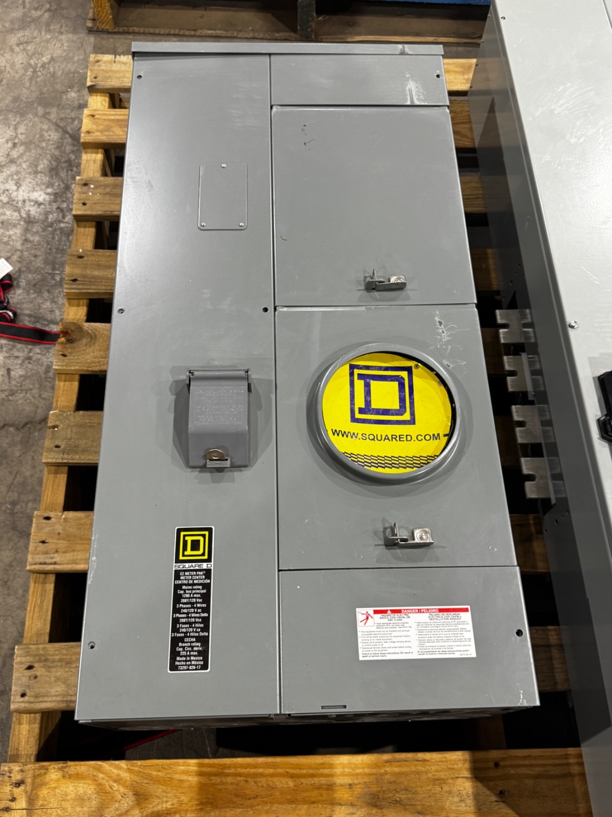 SQUARE D SCHNEIDER EZML331225  3 POLE 1200 METER  AMP BREAKER nob